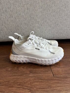 Women’s Norda 001 White/Gum